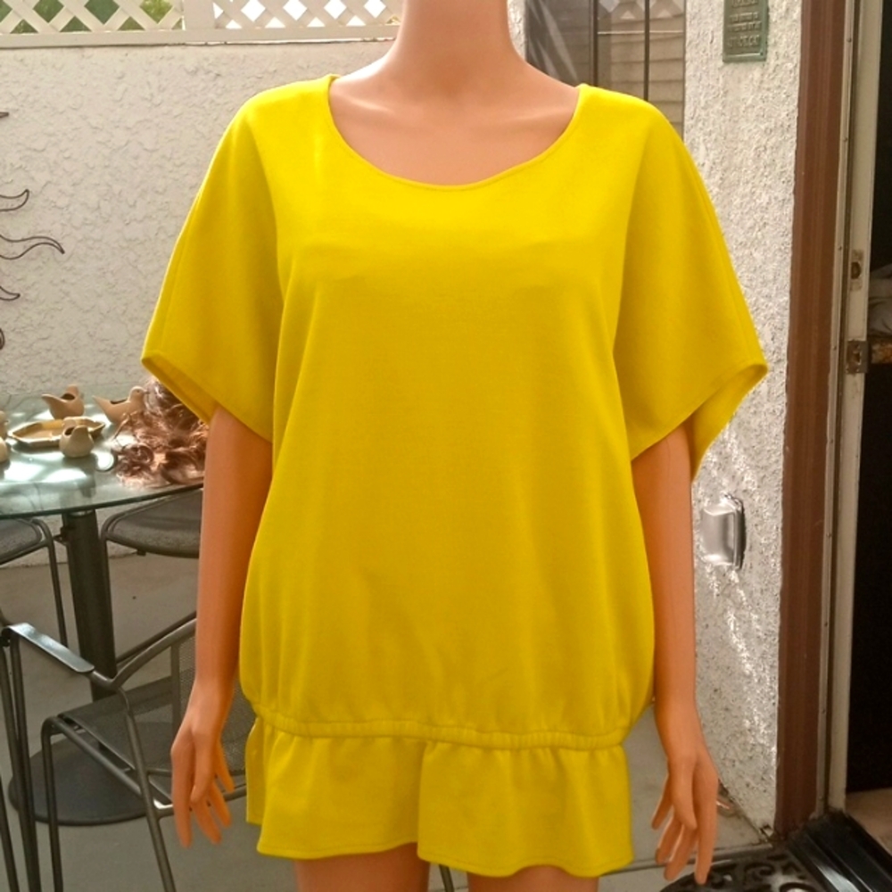 St. John fine knit blouse